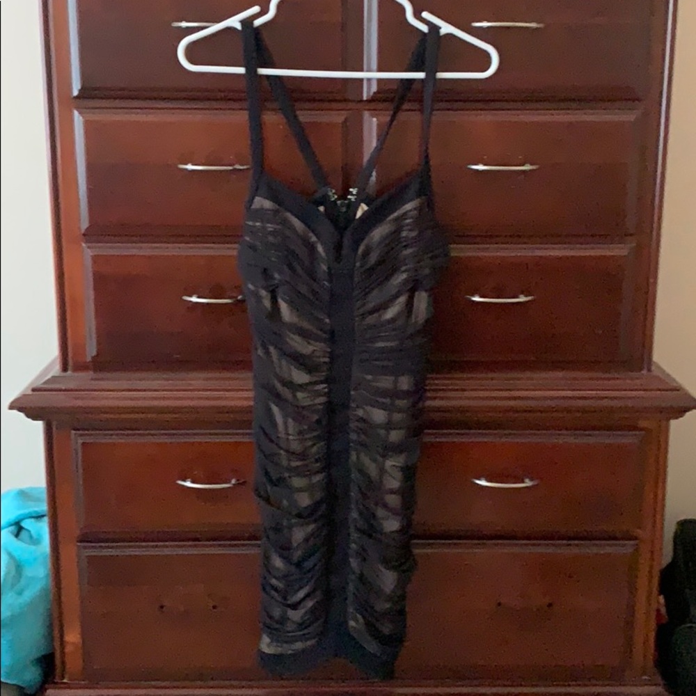 BCBG cocktail dress w/ black on beige liner